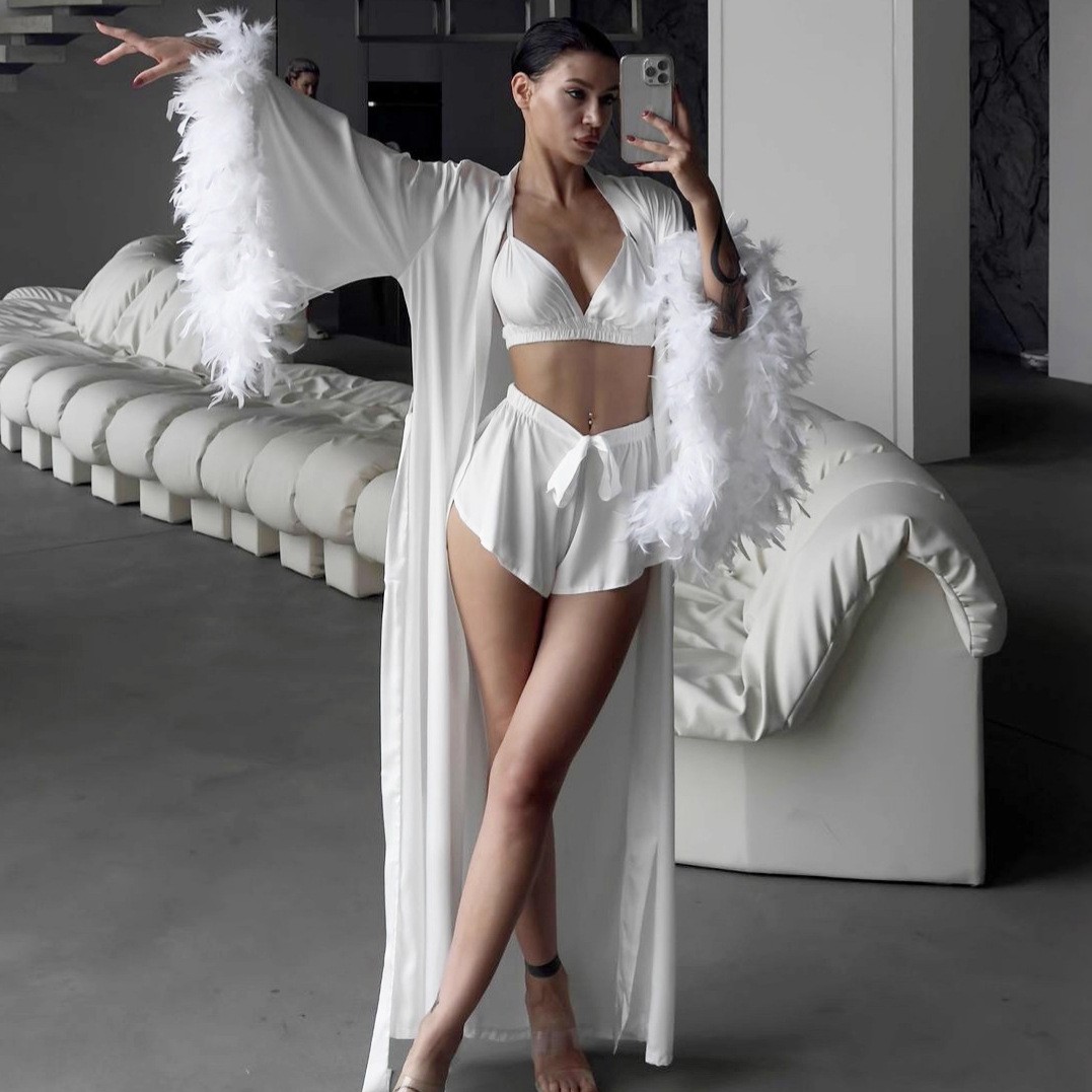 Bathrobe - Trzyczęściowy szlafrok z piórkowym wykończeniem w